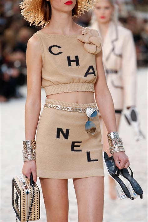 outfit con chanel|Chanel outfits for women.